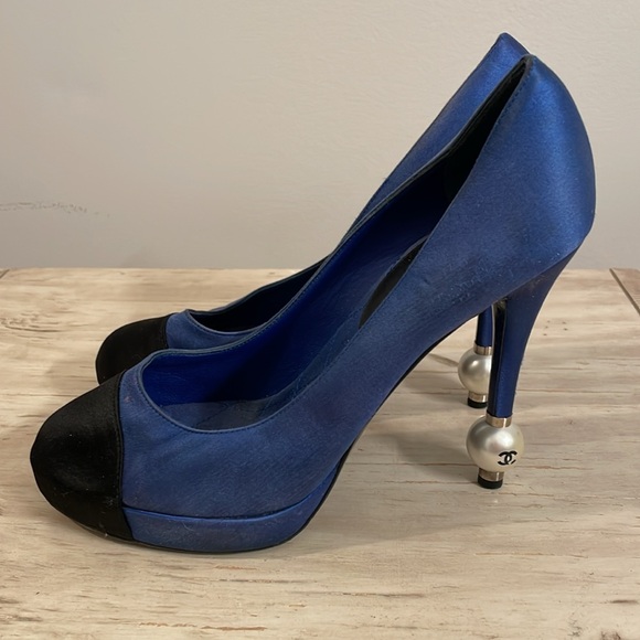 CHANEL Silk Pearl Detail Heels - Picture 7 of 16